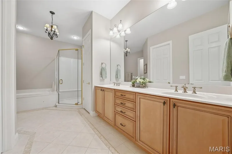 1931 Chesterfield Ridge Circle, Chesterfield, MO 63017 — listing photo 18 of 32