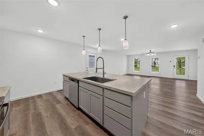 108 Tiber Way, St Charles, MO 63301 — listing photo 7 of 72