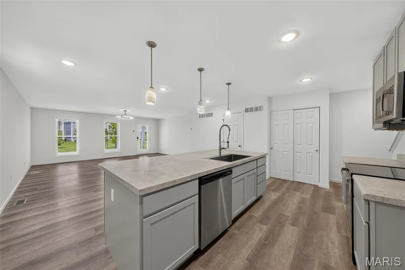 108 Tiber Way, St Charles, MO 63301 — listing photo 8 of 72