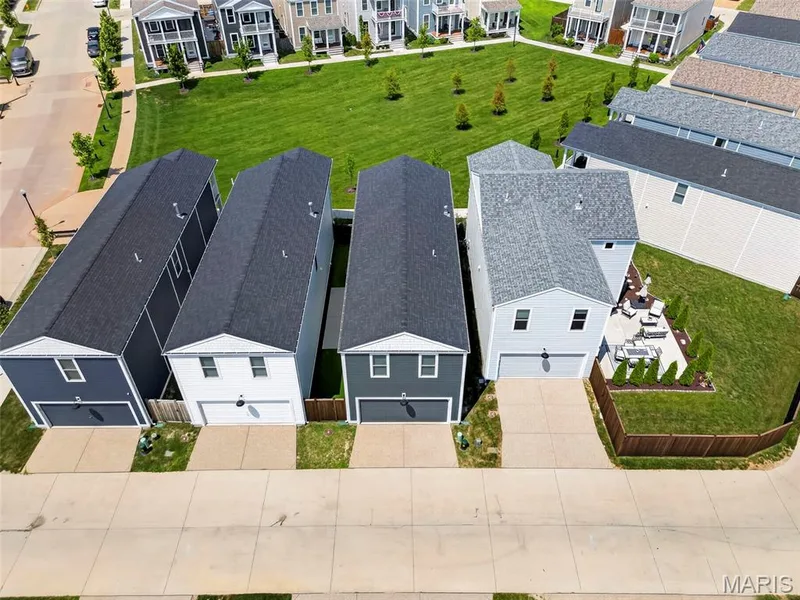 Property Fronts Large Common Ground Area — 108 Tiber Way, St Charles, MO 63301