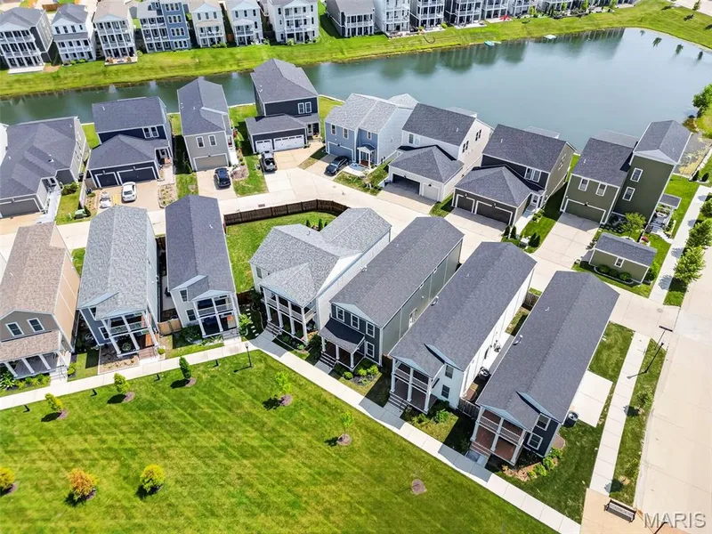 Property Fronts Large Common Ground Area — 108 Tiber Way, St Charles, MO 63301