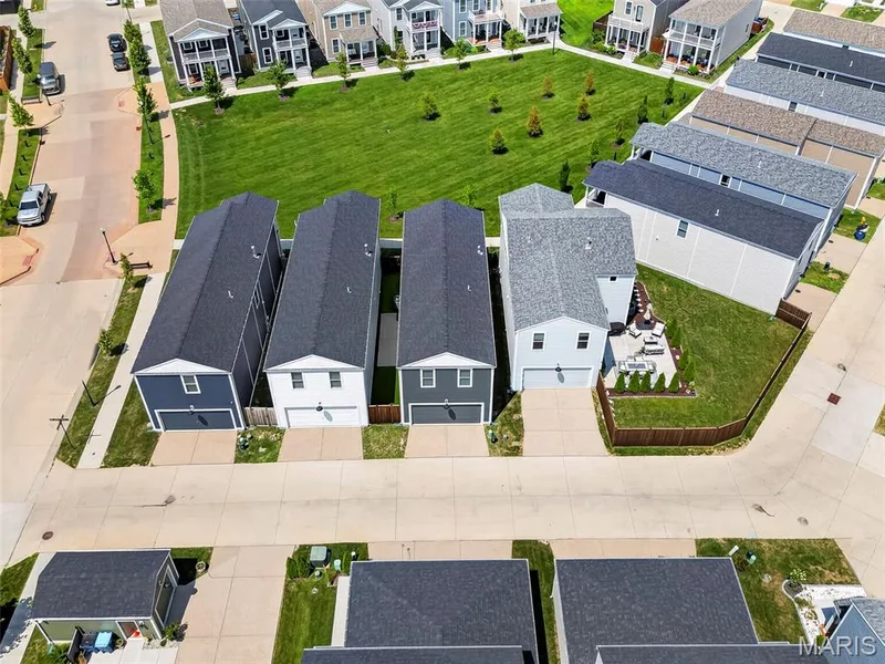 Property Fronts Large Common Ground Area — 108 Tiber Way, St Charles, MO 63301