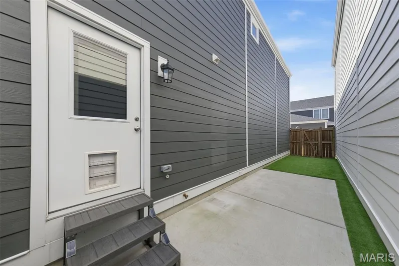 Turf Yard — 108 Tiber Way, St Charles, MO 63301