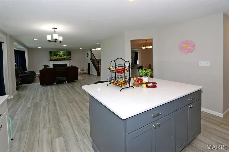 713 Palisades Drive, St Charles, MO 63301 — listing photo 12 of 29