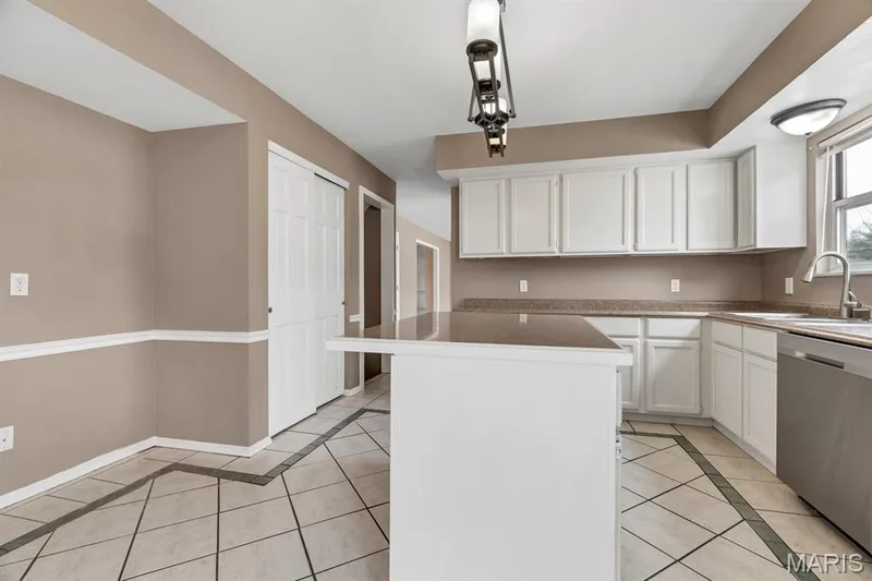 513 River Bend Estates Drive, St Charles, MO 63303 — listing photo 14 of 37