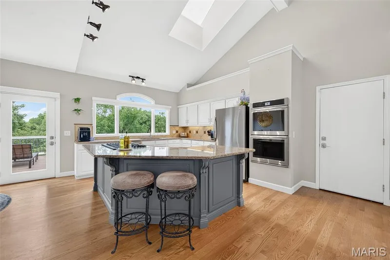 16801 Kehrsdale Drive, Chesterfield, MO 63005 — listing photo 12 of 89