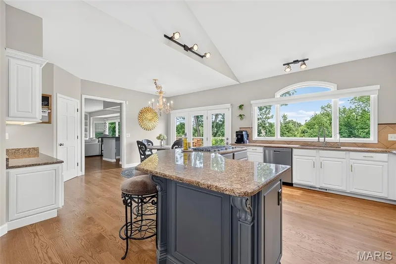 16801 Kehrsdale Drive, Chesterfield, MO 63005 — listing photo 13 of 89