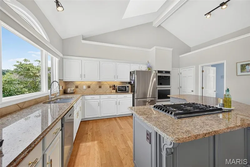 16801 Kehrsdale Drive, Chesterfield, MO 63005 — listing photo 14 of 89
