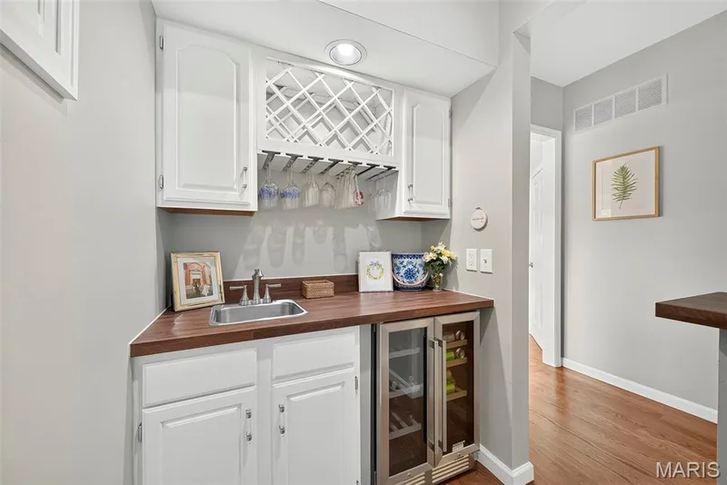 16801 Kehrsdale Drive, Chesterfield, MO 63005 — listing photo 26 of 89