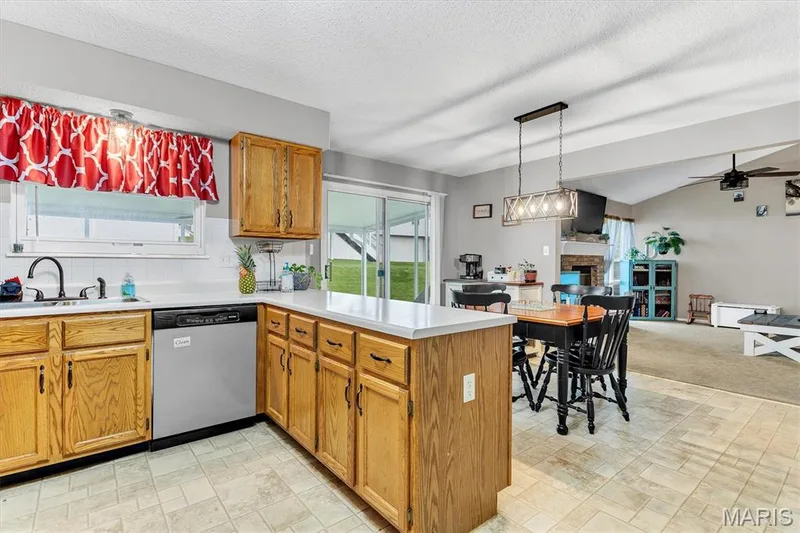 3005 Cedarshade Court, St Peters, MO 63376 — listing photo 10 of 46