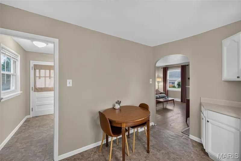 1015 S 6th Street, St Charles, MO 63301 — listing photo 12 of 35