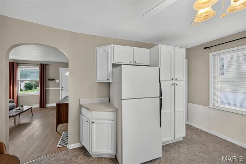 1015 S 6th Street, St Charles, MO 63301 — listing photo 13 of 35