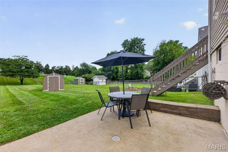 1015 S 6th Street, St Charles, MO 63301 — listing photo 25 of 35