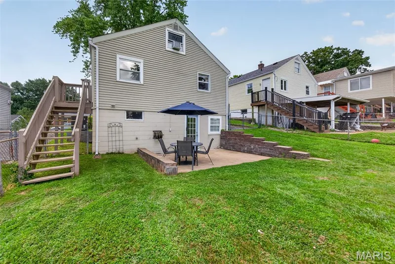 1015 S 6th Street, St Charles, MO 63301 — listing photo 26 of 35