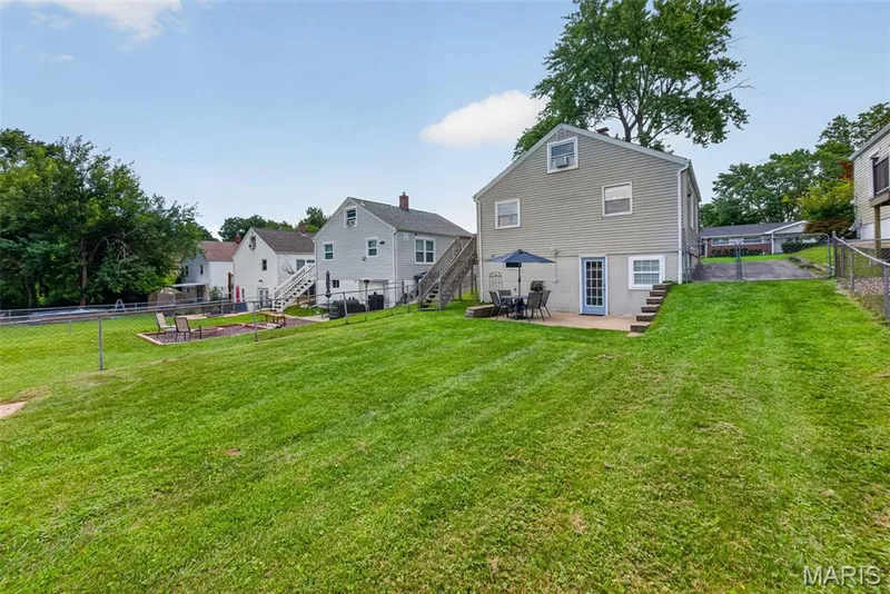 1015 S 6th Street, St Charles, MO 63301 — listing photo 27 of 35