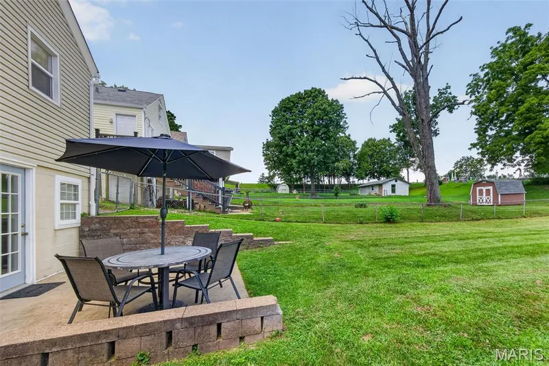 1015 S 6th Street, St Charles, MO 63301 — listing photo 30 of 35