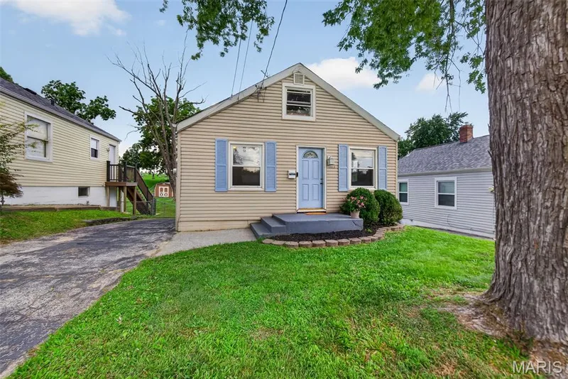 1015 S 6th Street, St Charles, MO 63301 — listing photo 31 of 35