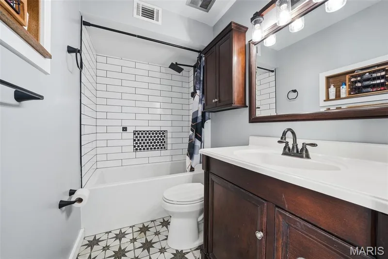 13473 Coliseum Drive, Chesterfield, MO 63017 — listing photo 18 of 32