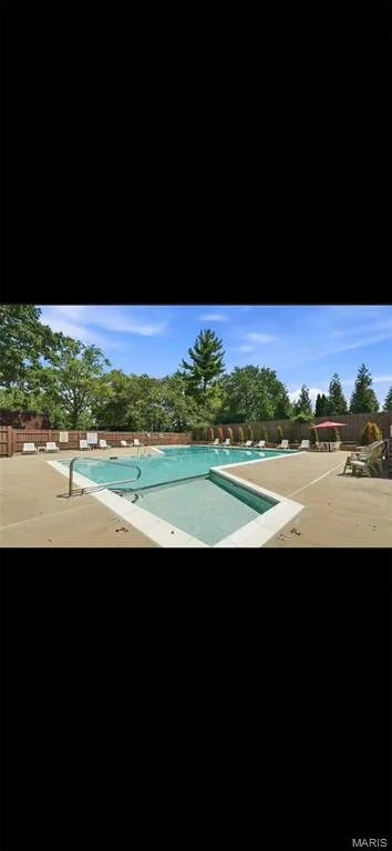 Association pool — 13473 Coliseum Drive, Chesterfield, MO 63017