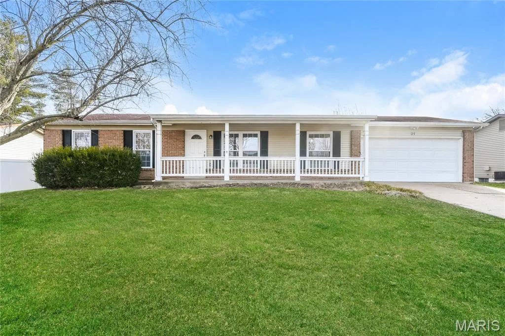 31 Four Winds Drive, St Peters, MO 63376 — listing photo 1 of 14