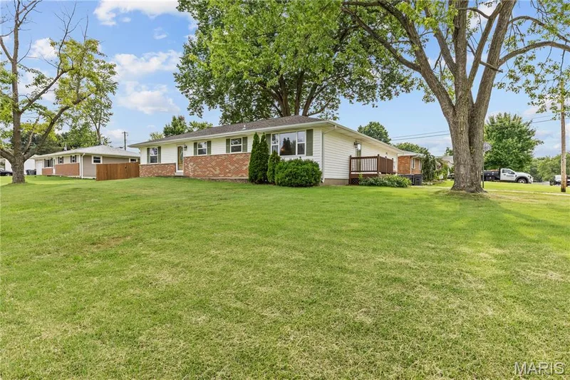 1205 Cypress Drive, O'Fallon, MO 63366 — listing photo 3 of 36