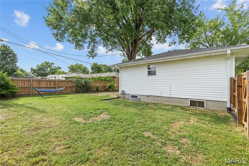 1205 Cypress Drive, O'Fallon, MO 63366 — listing photo 6 of 36