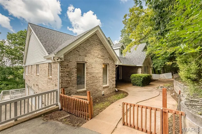 1423 Wills Hollow Road, Wildwood, MO 63038 — listing photo 3 of 67