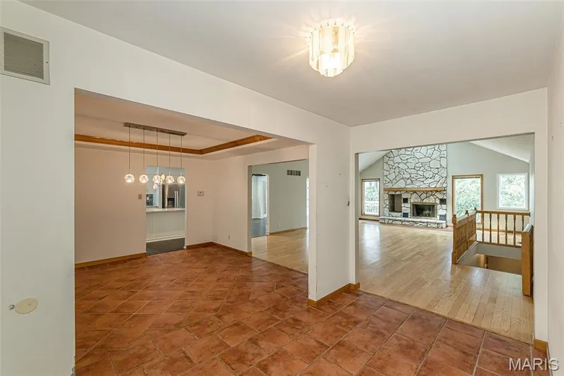 1423 Wills Hollow Road, Wildwood, MO 63038 — listing photo 12 of 67