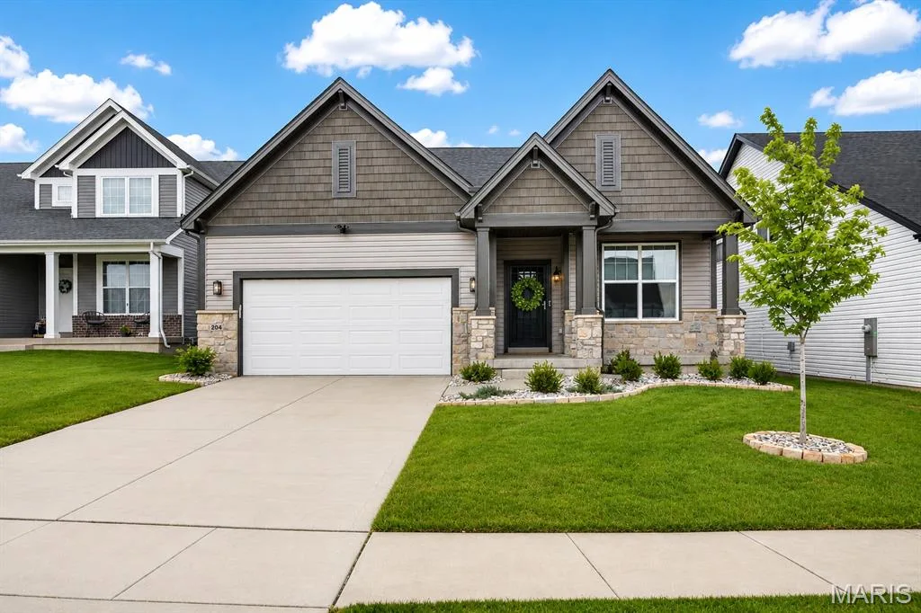 204 Randlin Drive, Lake St. Louis, MO 63367 — listing photo 1 of 29