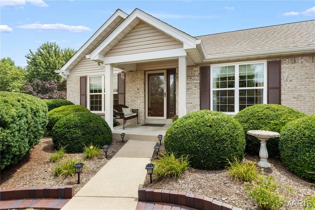 Front courtyard of private professionally landscaped home — 8 Autumn Grove Court, O'Fallon, MO 63366