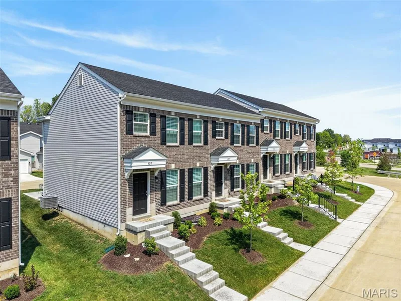 405 Sunset Hollow Drive, Wentzville, MO 63385 — listing photo 6 of 54