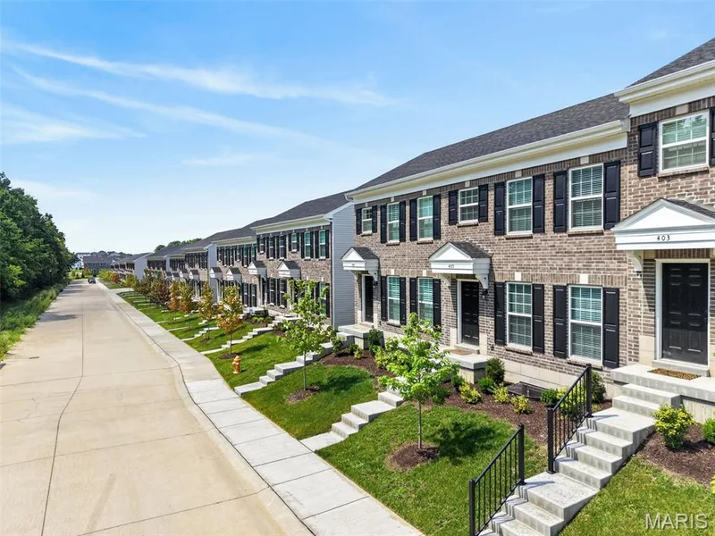 405 Sunset Hollow Drive, Wentzville, MO 63385 — listing photo 7 of 54