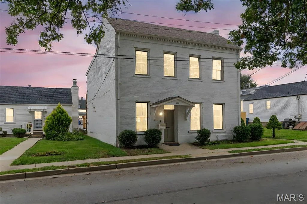620 S Benton Avenue, St Charles, MO 63301 — listing photo 1 of 31