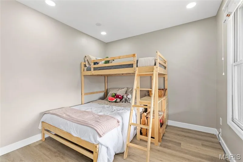 620 S Benton Avenue, St Charles, MO 63301 — listing photo 9 of 31