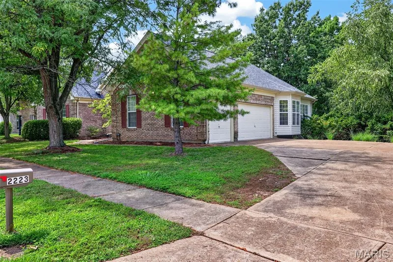 2223 Twin Estates Circle, Chesterfield, MO 63017 — listing photo 42 of 43