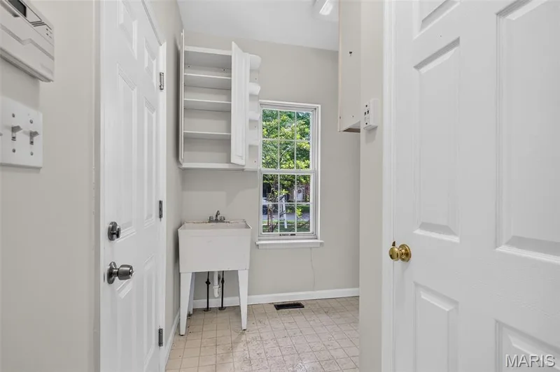 2223 Twin Estates Circle, Chesterfield, MO 63017 — listing photo 24 of 43