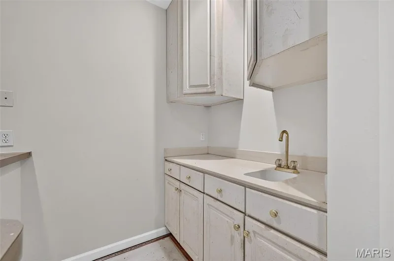 2223 Twin Estates Circle, Chesterfield, MO 63017 — listing photo 25 of 43