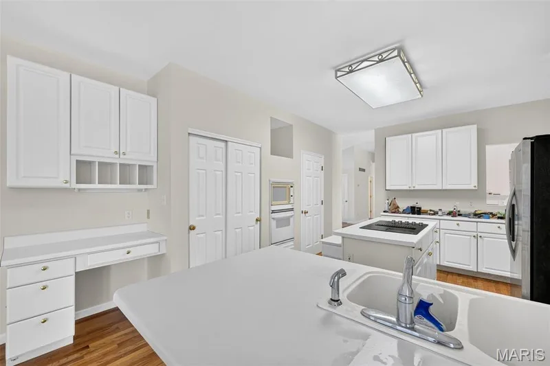 2223 Twin Estates Circle, Chesterfield, MO 63017 — listing photo 12 of 43