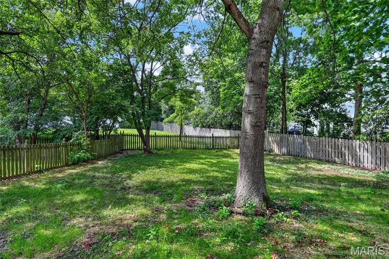 2223 Twin Estates Circle, Chesterfield, MO 63017 — listing photo 38 of 43