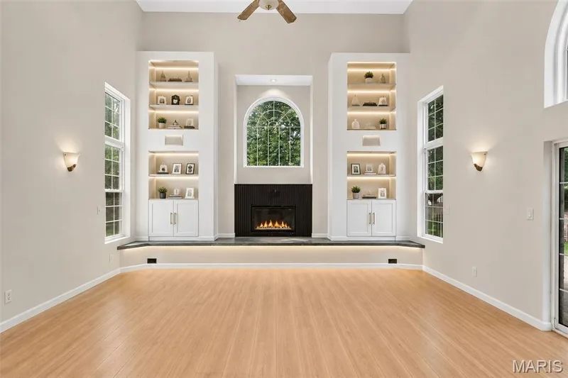 This photo has been digitally altered to help buyers envision what a finished renovation could look like. — 2223 Twin Estates Circle, Chesterfield, MO 63017