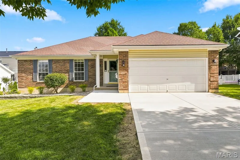 341 Falcon Hill Drive, O'Fallon, MO — listing photo 1