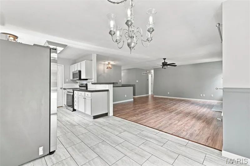 341 Falcon Hill Drive, O'Fallon, MO 63368 — listing photo 5 of 35