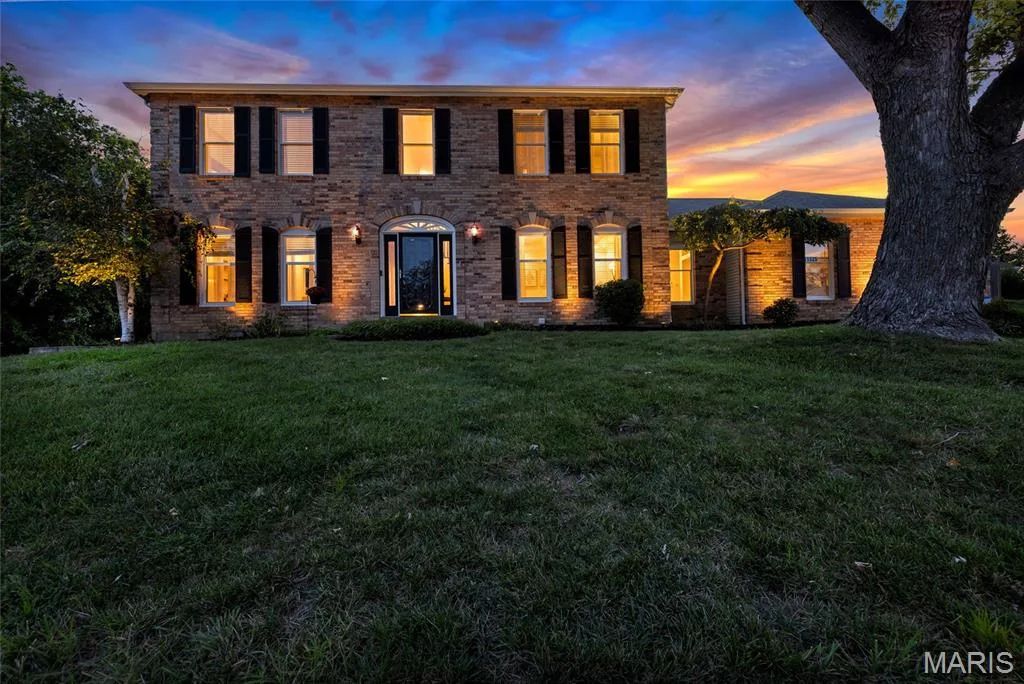 15525 Windsor Ridge Court, Chesterfield, MO 63017 — listing photo 1 of 84