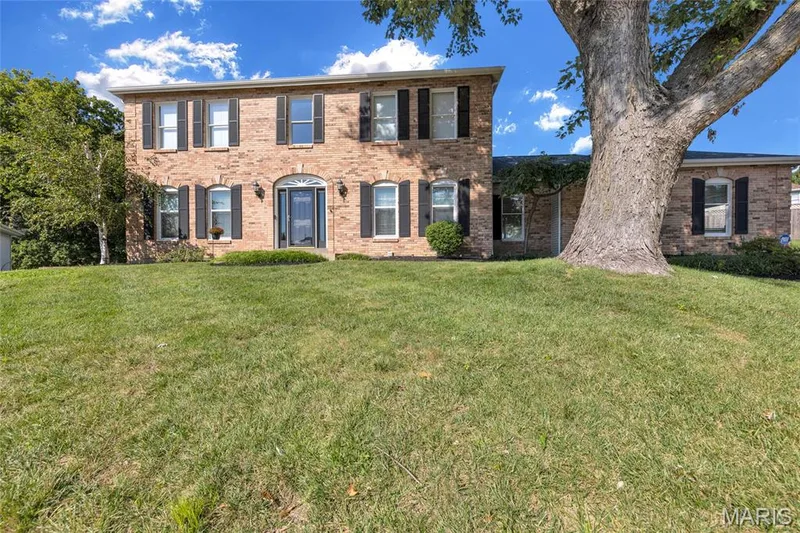 15525 Windsor Ridge Court, Chesterfield, MO 63017 — listing photo 2 of 84