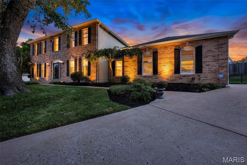 15525 Windsor Ridge Court, Chesterfield, MO 63017 — listing photo 7 of 84
