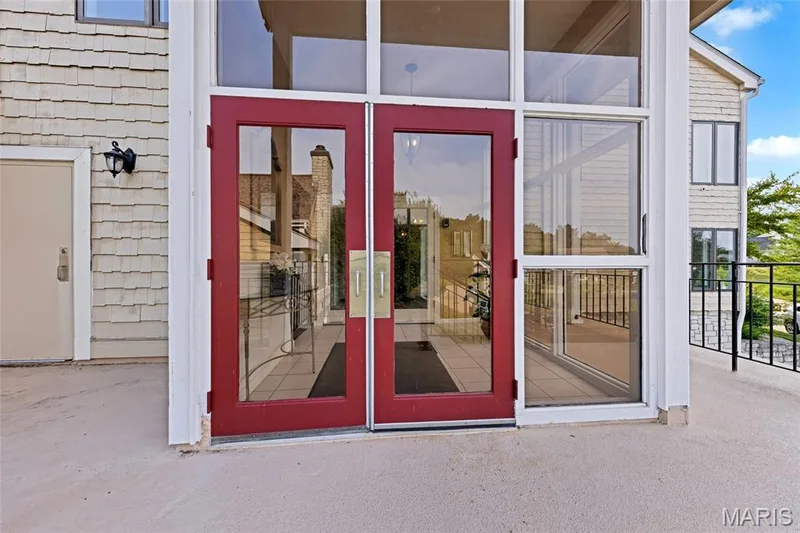 1610 Lake Knoll Drive #1N, Lake St. Louis, MO 63367 — listing photo 3 of 44