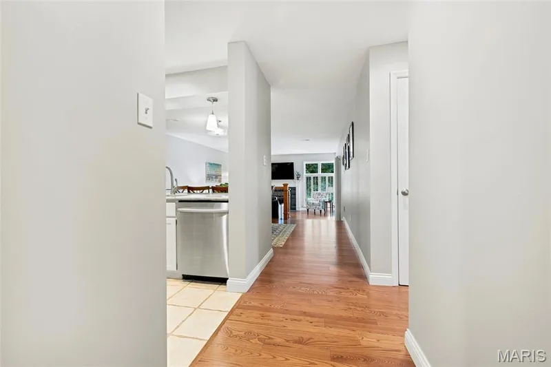 1610 Lake Knoll Drive #1N, Lake St. Louis, MO 63367 — listing photo 5 of 44