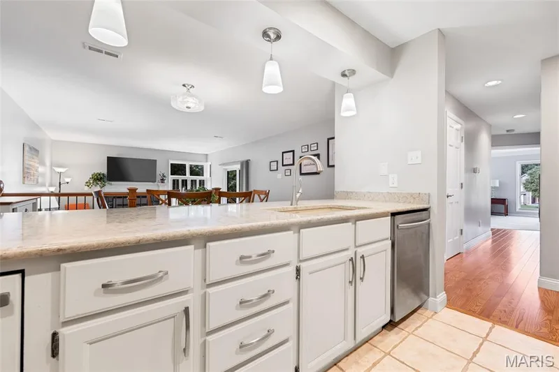 1610 Lake Knoll Drive #1N, Lake St. Louis, MO 63367 — listing photo 7 of 44