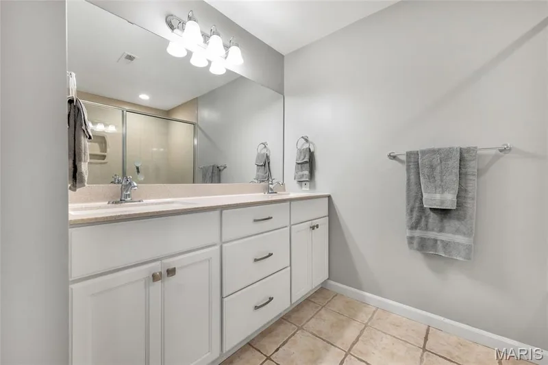 1610 Lake Knoll Drive #1N, Lake St. Louis, MO 63367 — listing photo 25 of 44