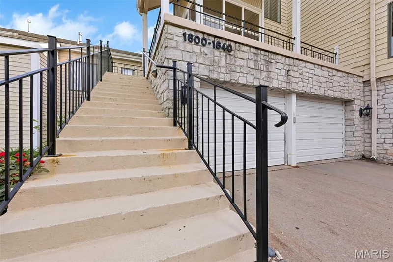 1610 Lake Knoll Drive #1N, Lake St. Louis, MO 63367 — listing photo 29 of 44